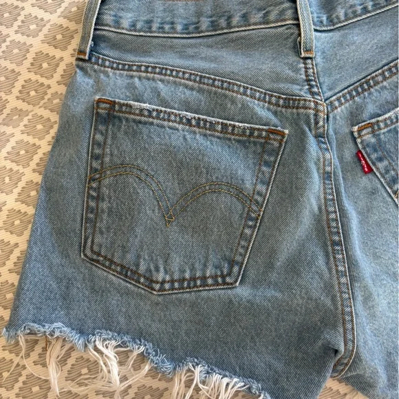 Levi's Blue Jean Shorts High-Waisted Distressed - Picture 4 of 7